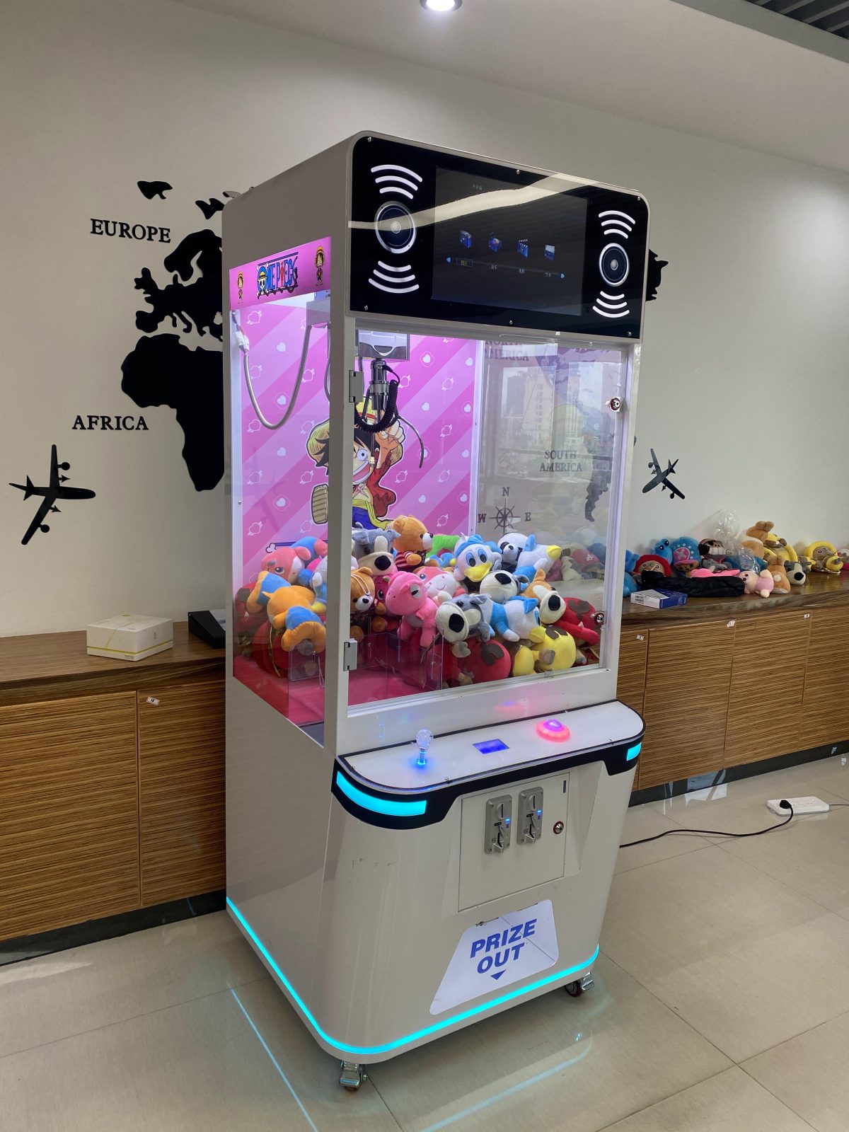 child's arcade crane machine