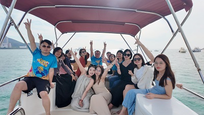 A Memorable Year-End Team Trip to Sanya: Bonding by the Sea