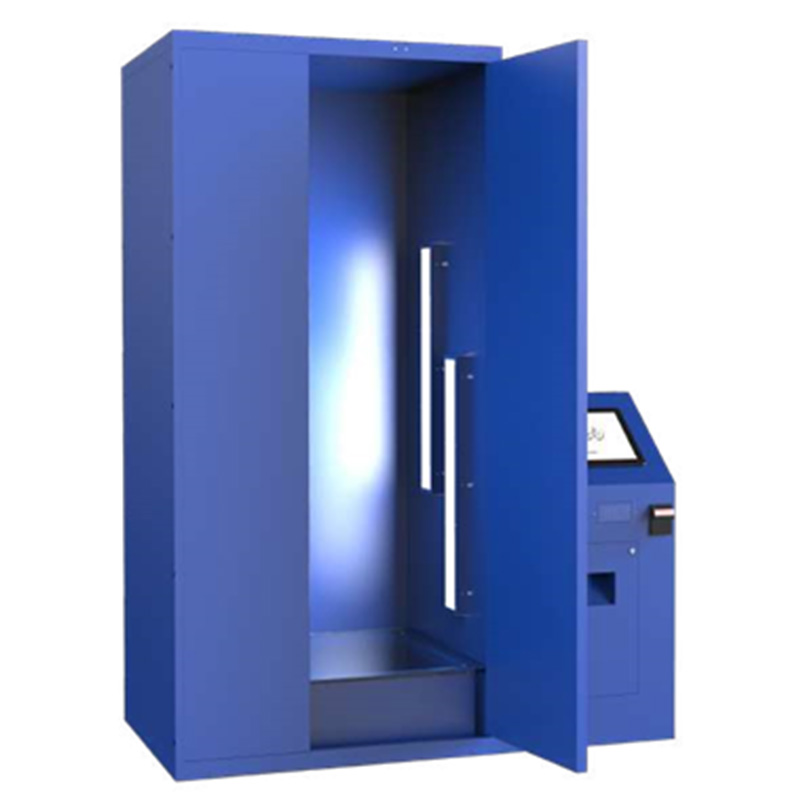 Low-Angle Photo Booth from yuto